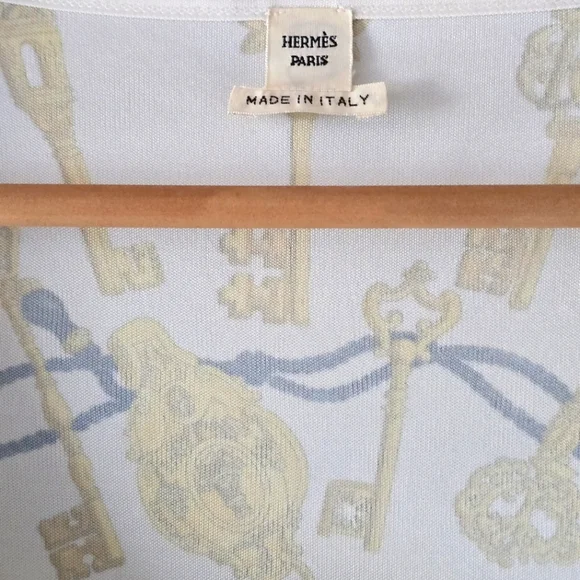 Hermès Paris Haut Decollete Manches Court Key And Tassel Print Shirt Size 38/US6 - Picture 3 of 7